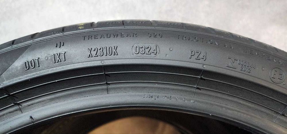 225.40.19 Pirelli Pzero PZ4 2шт