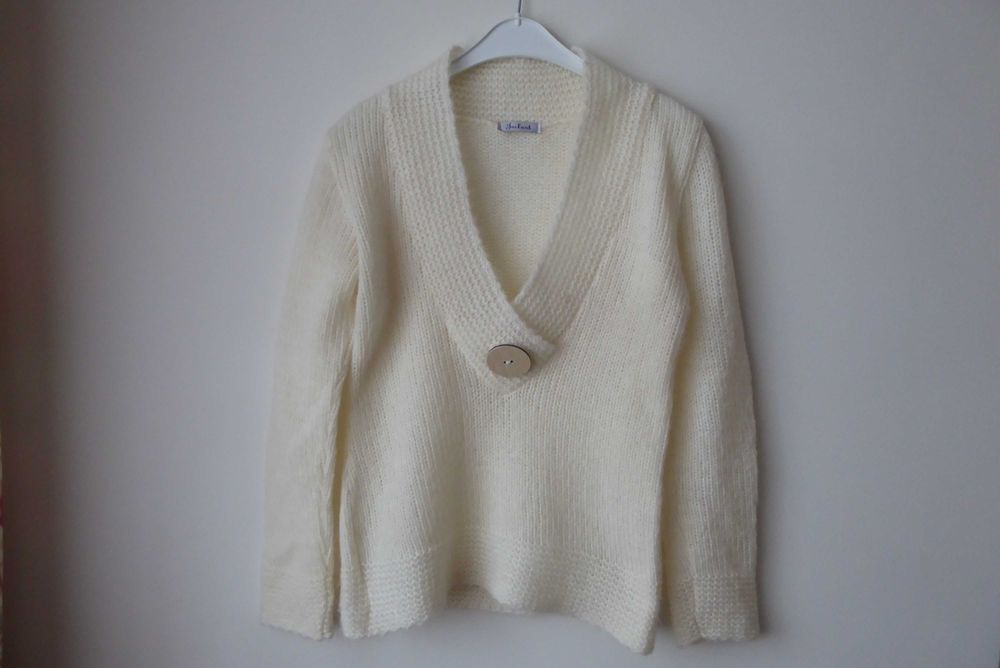 Bluzka sweter elegancki z pięknym dekoltem JACKARD rozm. 40 UNIKAT