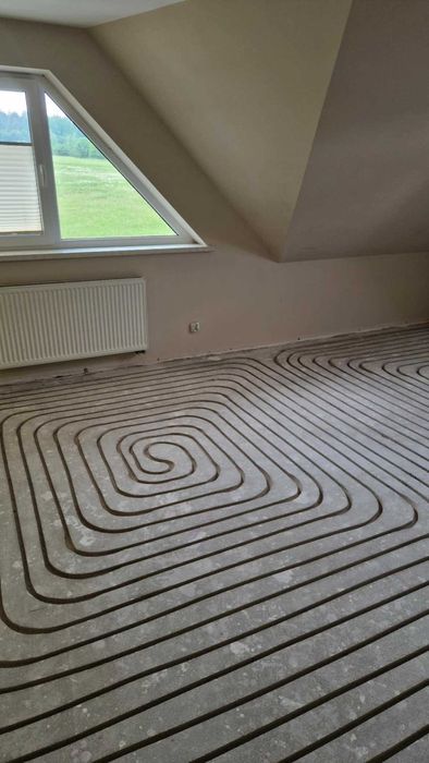 Frezowanie pod ogrzewanie podłogowe frezowane w wylewce, posadzce