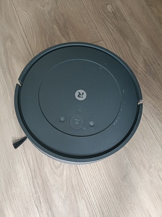 Irobot roomba essential