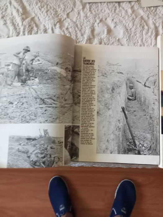 2 livros militares paraquedistas e guerra Vietname +postais militares