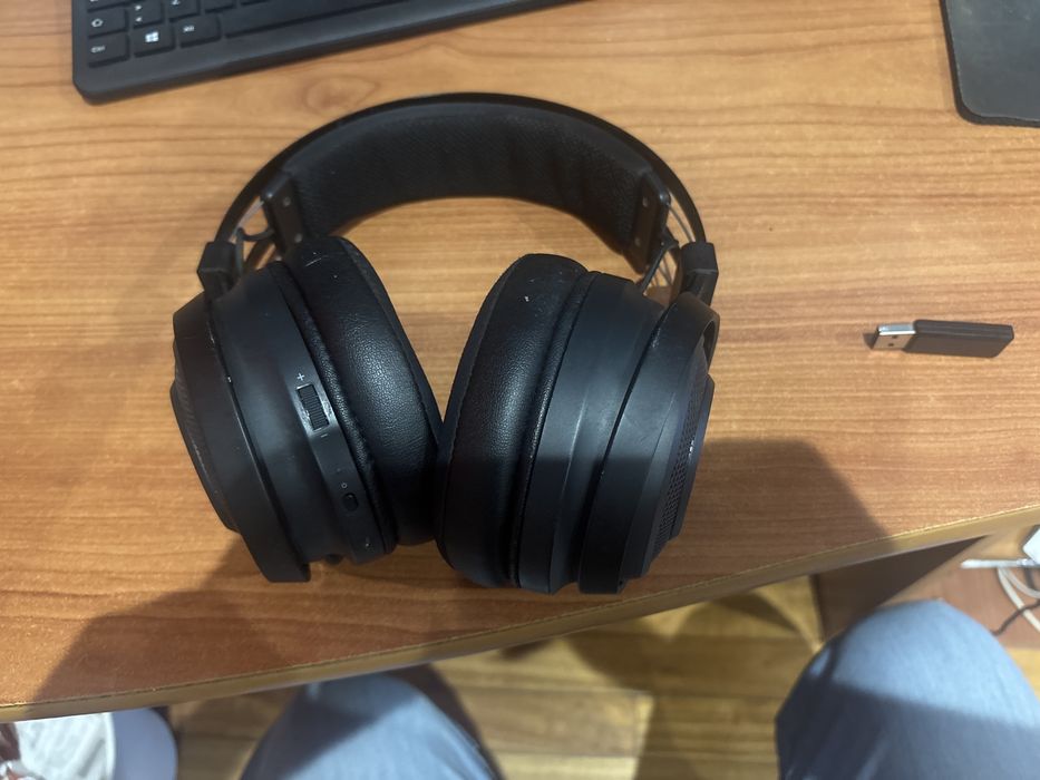 Razer nari essential