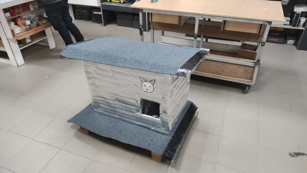 Хатинка для безпритульних котиків