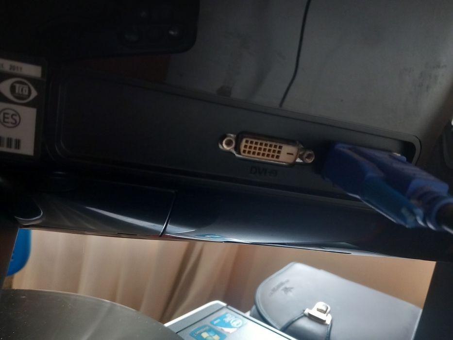Monitor fhilips como novo 100% funcional 22 pulgadas