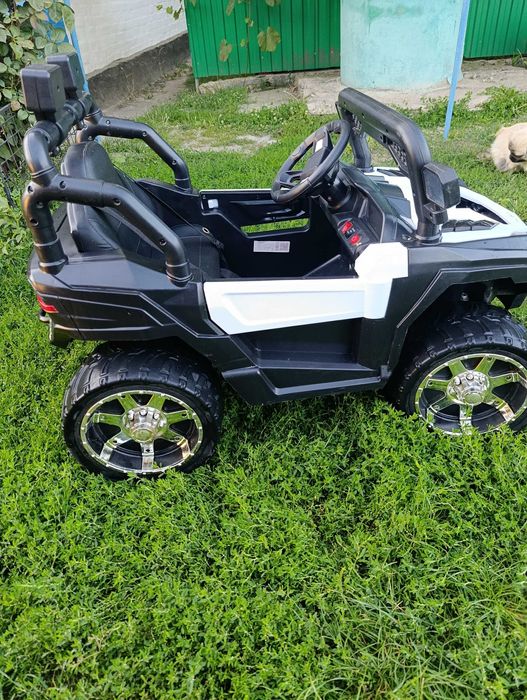 Дитяча електро-машинка