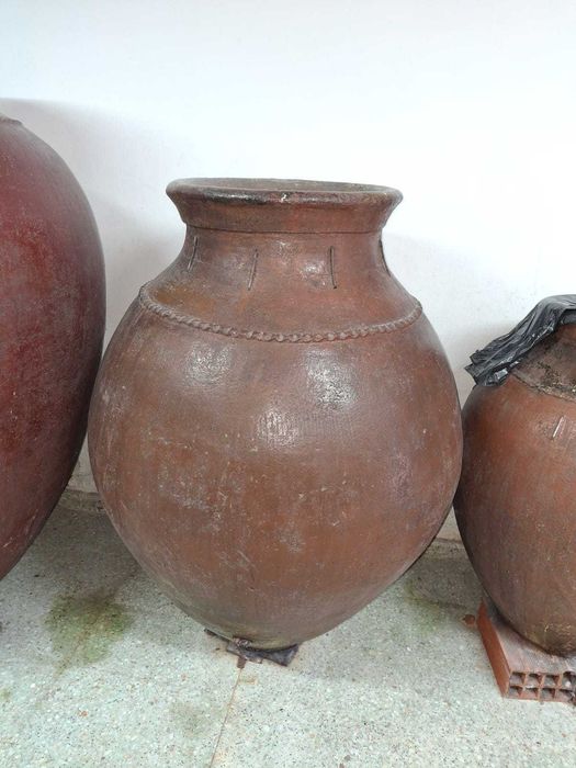 7 Talhas/Potes de barro