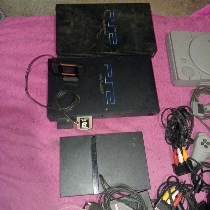 Lote de consolas PlayStation 1 e 2