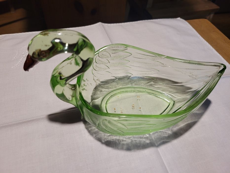 Szkło zielone owocarka przedmiot ozdobny w kształcie gęsi