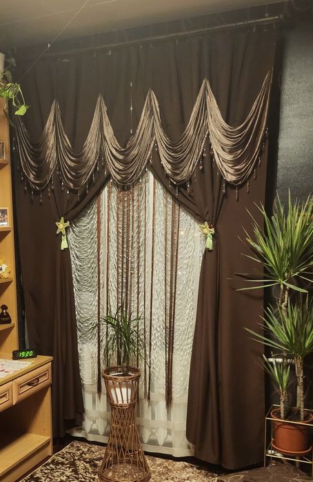 Zasłony brązowe koraliki lamberkin falbana jednoczęściowe 270x224