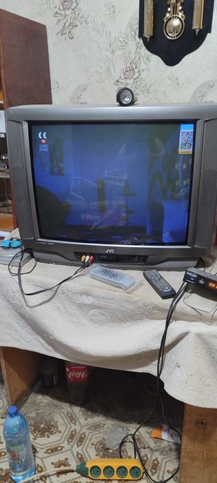 Телевизор JVC  AV-2553TEE