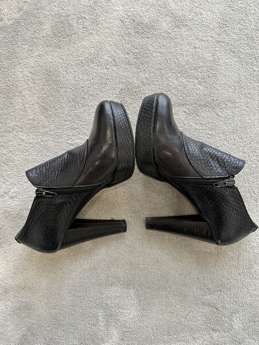 Botins pretos em pele, tamanho 38 (ótimo estado)