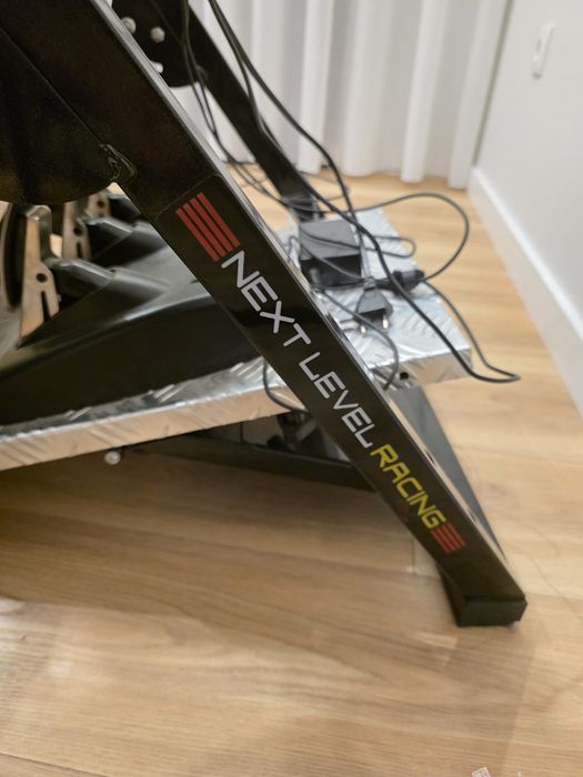 Volante G29 + Shifter com suporte para sim racing