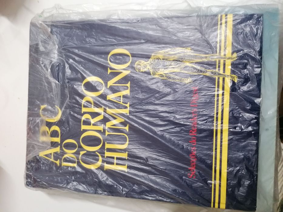 DVDs , CDs , Cassetes e livros