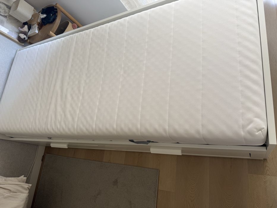 Cama Brimnes  + 2 Colchões IKEA