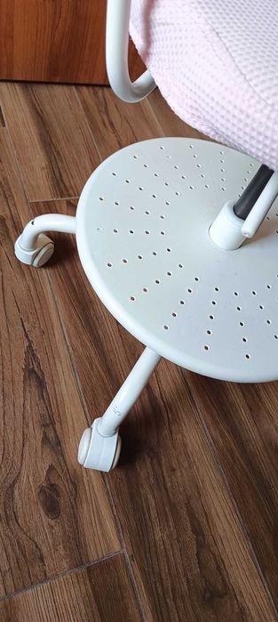 krzesło dziecięce obrotowe do biurka IKEA