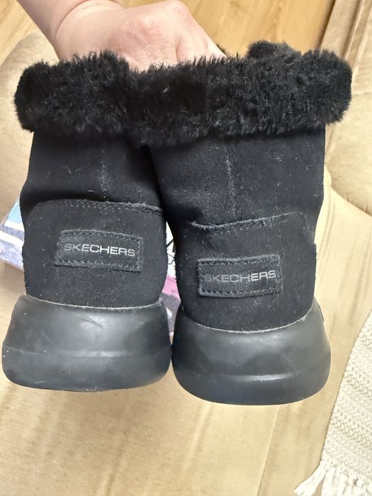 Уггі, ботинки, зимові черевики sketchers