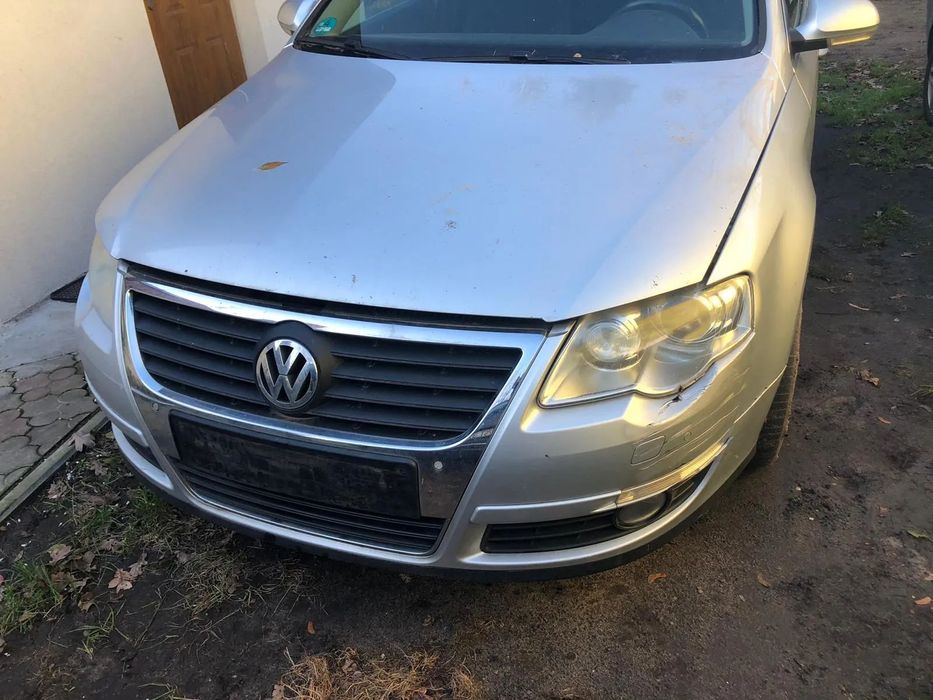 VW PASSAT B6 ZDERZAK PRZEDNI SREBRNY XENON PDC SPRYSKI GRILL CHROM LA7W
