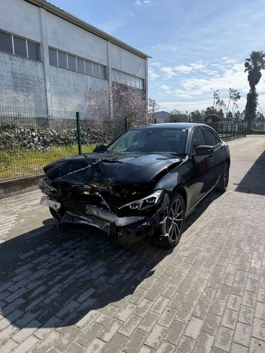 BMW 330e Nacional | 6.000km | Para Reparação | IVA dedutível