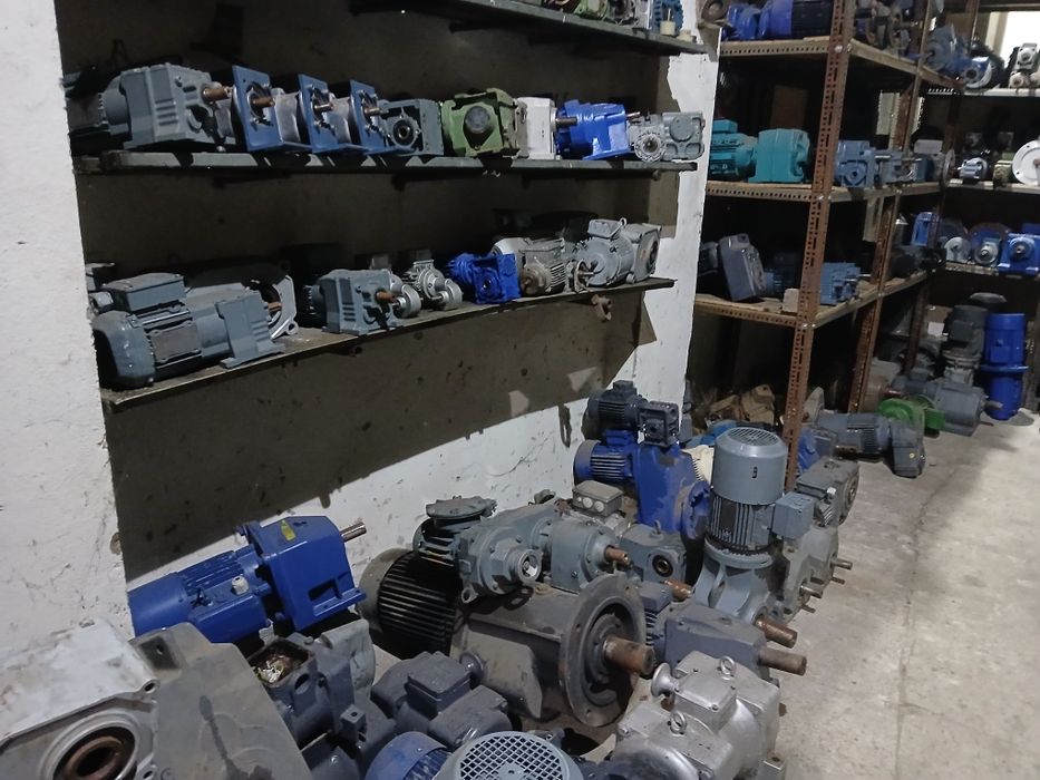 Motoreduktor,przekladnia,silnik wibracyjny,silnik  elektryczny,elektro