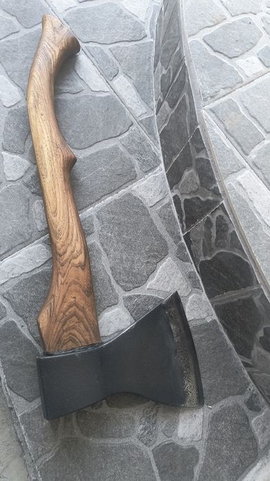 Топор ручної роботи