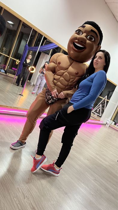 Чоловічий стриптиз.Жартівливий стриптизер.Аніматори