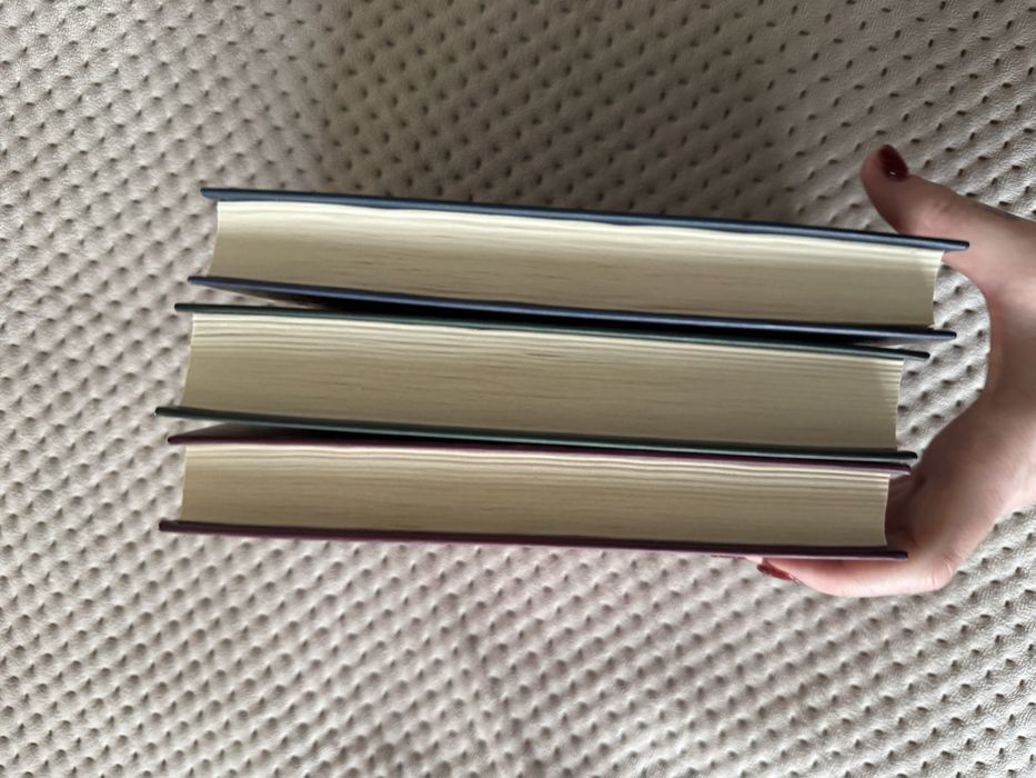 Трилогія «Темні елементи»