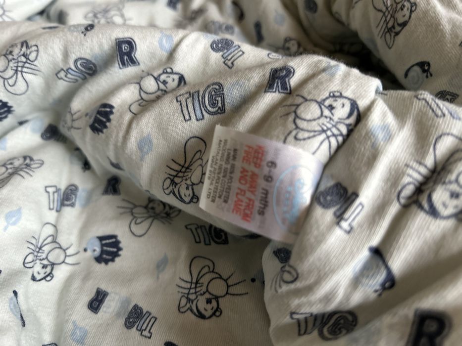 Kombinezon niemowlęcy Disney 6-9 msc.