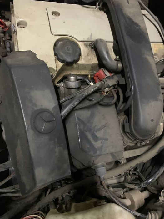 Декоратника кришка двигуна м111 е210 е200 с200 124е