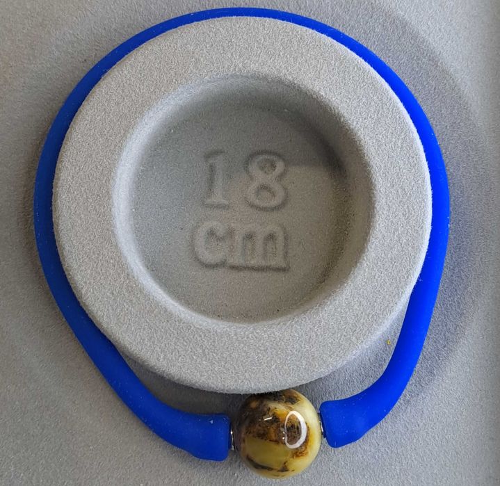 Bransoletka bursztyn bałtycki kulka mleczno-brudaskowa silikon #219