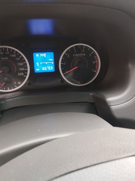 Продам  авто Cherry E5