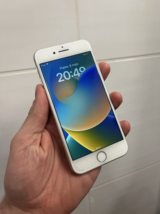 IPhone 8 64GB Silver | Stan bardzo dobry | ekran bez rys