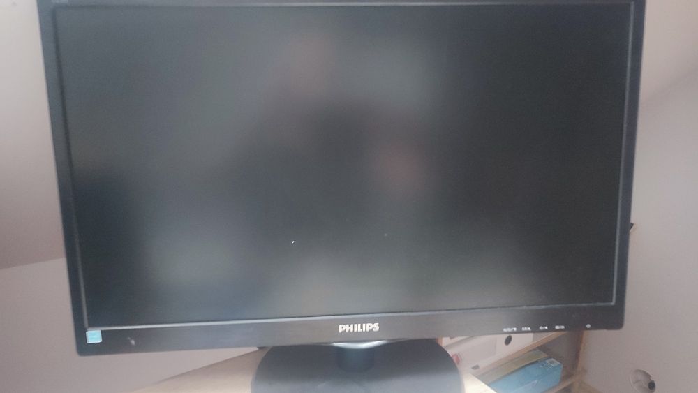 Komputer stacjonarny i monitor