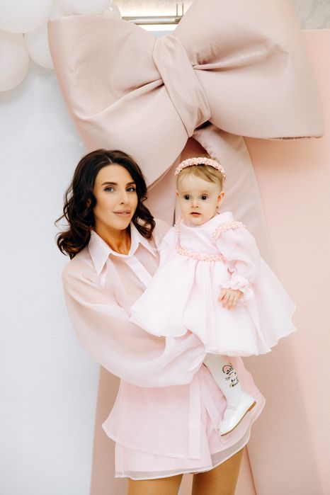 Продам розовый костюм