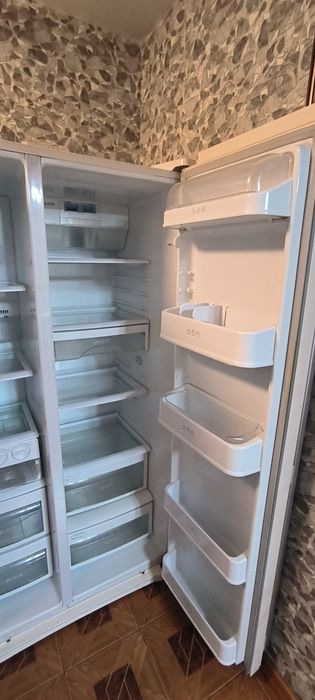 Продам холодильник Side by Side холодильник LG GR B207 WVQA