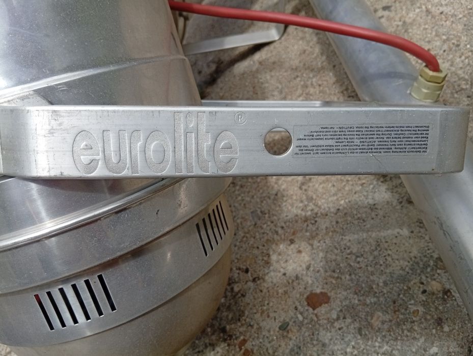 Focos eurolite como novos