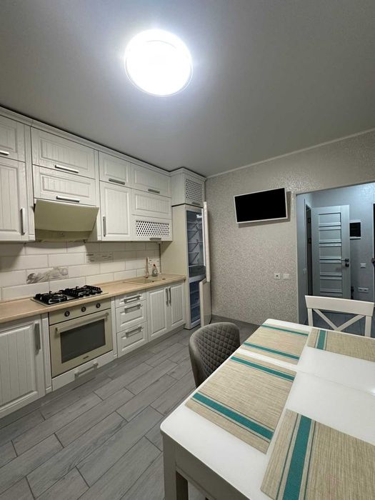 Здається 1 кімнатна квартира біля 5 школи