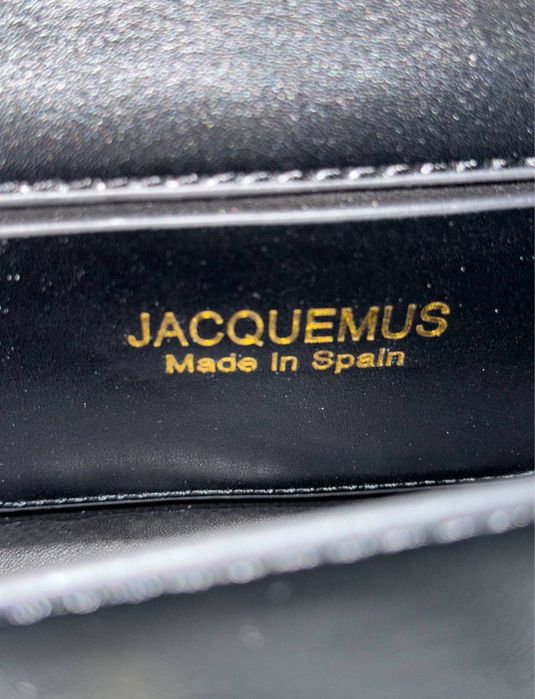 Женская сумка jacquemus  чорного  кольору/Жакмюс