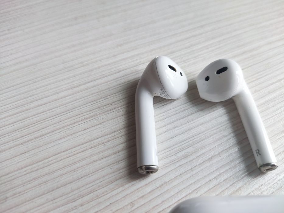 Apple AirPod на запчатини