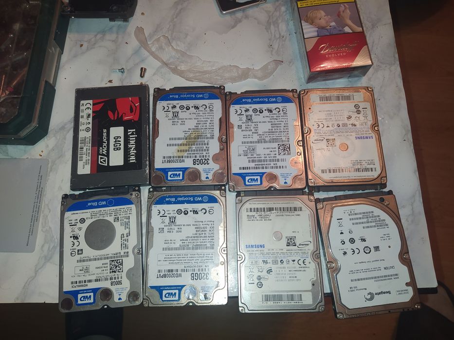 Dyski Sata 2.5  i  jeden ssd
