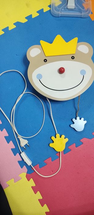 Lampka ścienna dziecięca Miś, drewniana z wyłącznikiem 3D