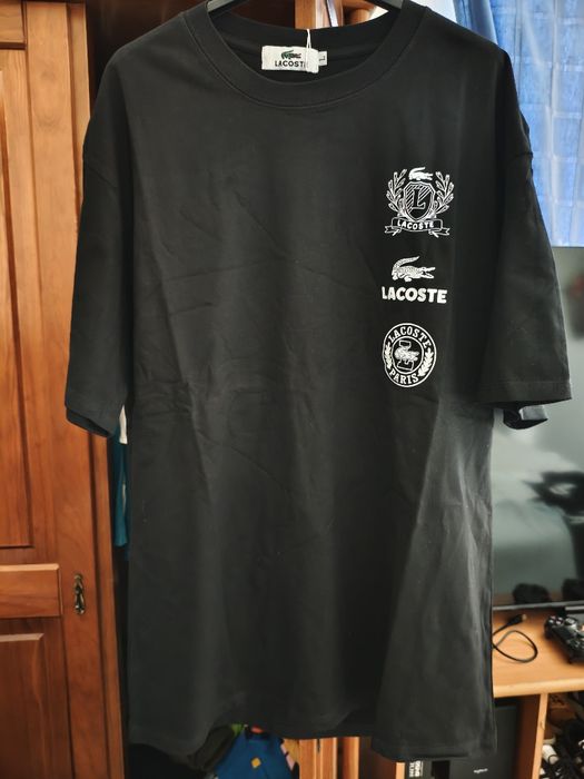 Lacoste T-shirt.