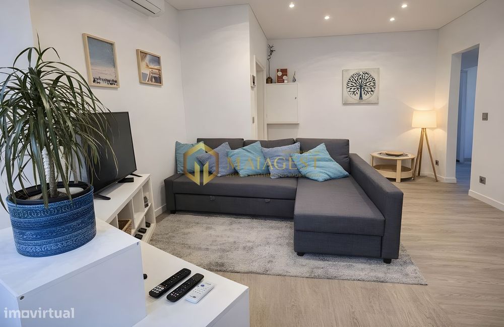 T2 Remodelado e Mobilado na Primeira Linha Mar em Angeiras