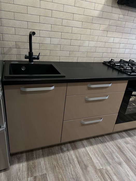 Фасады беж лак кухня