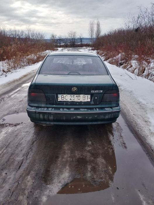Продам БМВ Е39  523і
