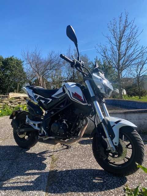 Benelli TNT 125 como nova