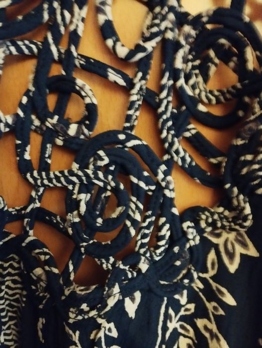 Vestido comprido azul e branco