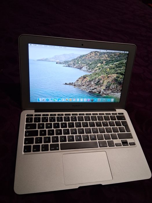 Portátil Apple versão 10.15.7 Macbook Air