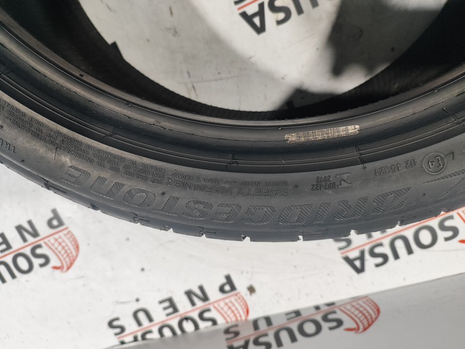 2 pneus semi novos 245-35R18 Bridgestone - Oferta dos Portes