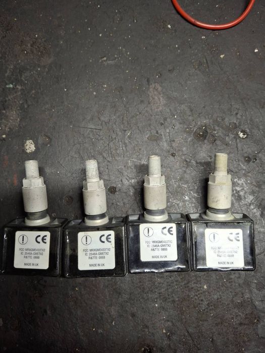 Датчик тиску в шинах