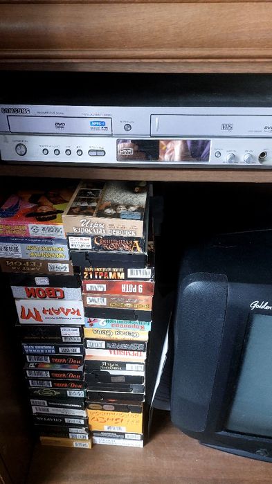 Відеомагнітофон Samsung DVD-V8050K DVD-V8550K та  170 ліценз. касет